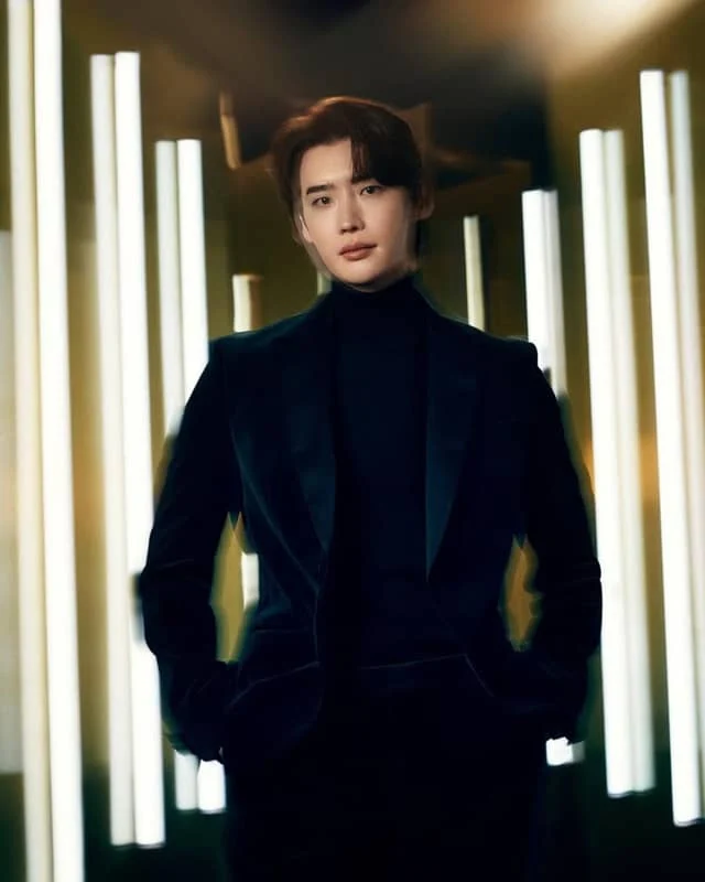 Lee Jong Suk Mundur dari Drama Romansa Iseop’s Romance karena Perubahan Jadwal Produksi