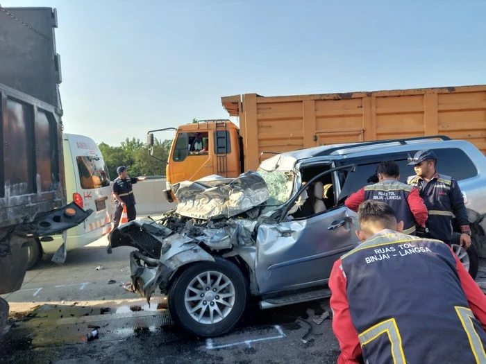 Pelajaran dari Kecelakaan Pajero Sport yang Tabrak Truk Semen di Tol Jagorawi