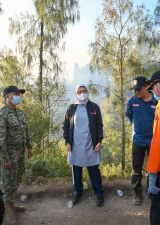 Pemkab Banyuwangi Tetapkan Status Tanggap Darurat Bencana Kebakaran Hutan di TWA Kawah Ijen