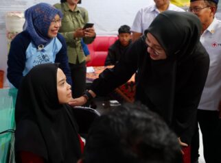 Ratusan Warga Banyuwangi Ikuti Operasi Katarak Gratis