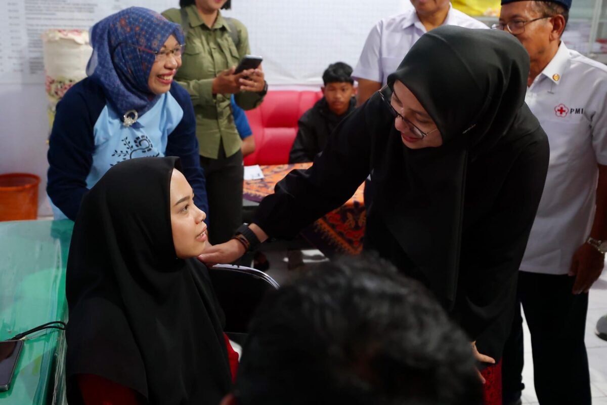 Ratusan Warga Banyuwangi Ikuti Operasi Katarak Gratis