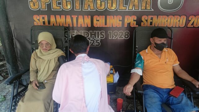 Karyawan dan Mitra PG Semboro Jember Tunjukkan Kepedulian Melalui Donor Darah