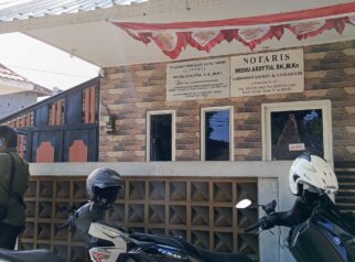 Kantor notaris di Jalan Brawijaya Banyuwangi yang disebut dalam proses pengurusan sertipikat warga