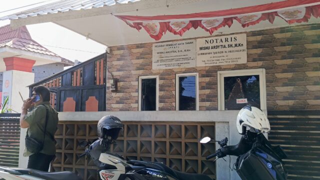 Kantor notaris di Jalan Brawijaya Banyuwangi yang disebut dalam proses pengurusan sertipikat warga