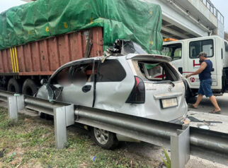 Avanza Tabrak Truk di Tol di Lampung, 6 Orang Sekeluarga Tewas
