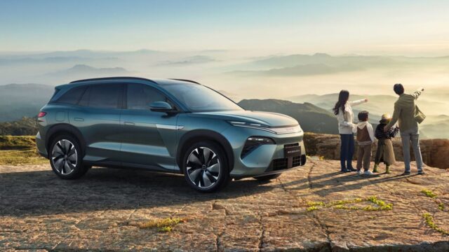 BYD Sealion 8, SUV Hybrid 7 Penumpang dengan Tenaga 481 Dk