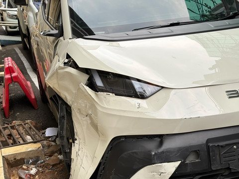 BYD Tabrak 5 Kendaraan di Jaksel, Pengemudi Ditahan