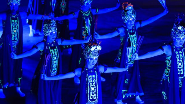 Gandrung Sewu 2026 Hadir dengan Konsep Glow in the Dark, 1.300 Penari Siap Gemerlap di Pantai Marina Boom