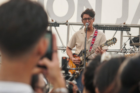 Foto Ardhito Pramono Sukses Hibur Penonton Tomohon Jazz Festival Hari Kedua