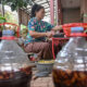 Foto Dari Kulit Buah Menjadi Ekoenzim, Upaya Anantasari Kurangi Sampah