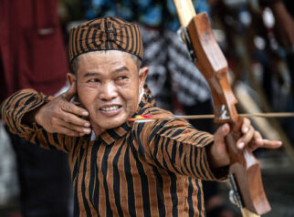 Foto Sambut Sumpah Pemuda, Warga Semarang Gelar Panahan Tradisional Mataram