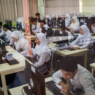 Foto Siswa SMAN 81 Jakarta Mengikuti Tes Kemampuan Akademik Jenjang SMA