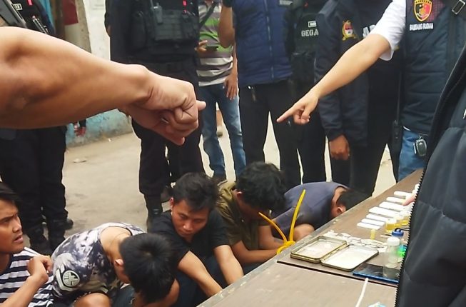 Gerebek Sarang Narkoba Lorong Manggar Palembang, 7 Pemakai dan 1,56 Gram Shabu Diamankan