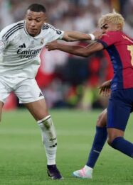 Head to Head El Clasico Barcelona vs Real Madrid Setipis Kulit Bawang