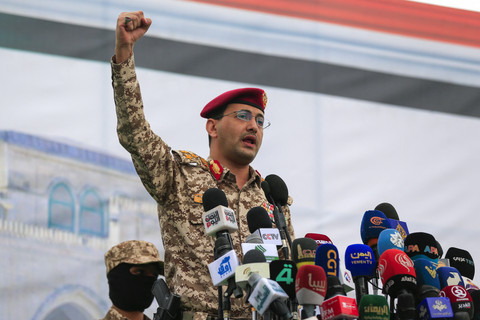 Houthi Klaim Serang Bandara dan Fasilitas Minyak Saudi
