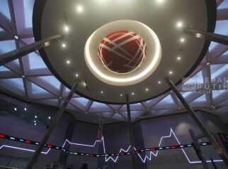 IHSG Hari Ini Merah Merona Sentimen Suku Bunga Global dan Timteng Bikin Pasar Galau