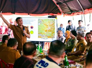 Karhutla Gunung Lawu Belum Padam, Water Bombing Terganggu Cuaca