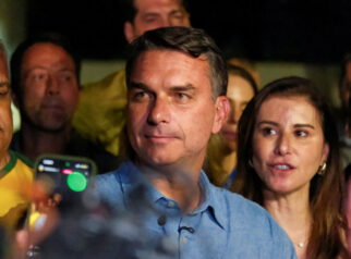 Kenapa Flavio Bolsonaro Kabur ke AS Usai Kalah Pilpres Brasil