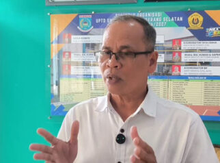 Konten TikTok 39Challenge Isap Rokok di Balik Siswi SMP Tangsel Dicekoki Senior