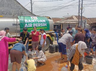 KUMALA dan Karang Taruna Bantu Air Bersih di Lebak Selatan