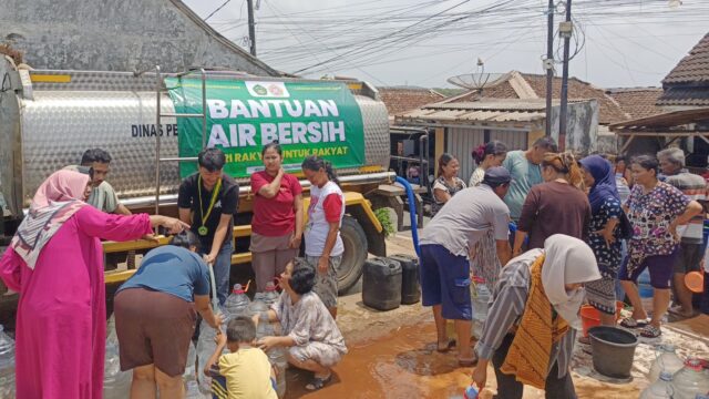 KUMALA dan Karang Taruna Bantu Air Bersih di Lebak Selatan