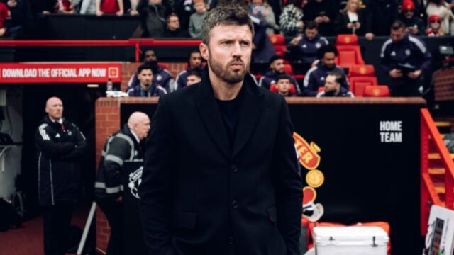 Manchester United Dibantai 0-3, Michael Carrick Bela Lenny Yoro Cuma Terpeleset, Kritik Gol Free Kick Lawan