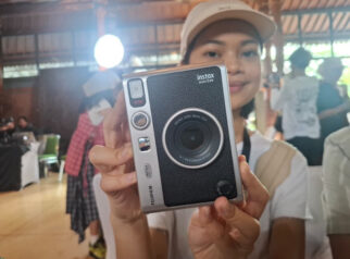 Menjelajahi Keberagaman Budaya TMII Melalui Fotografi Instax