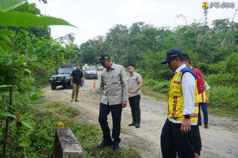 Menteri PU Percepat Pembangunan Jalan Perbatasan di Kalimantan