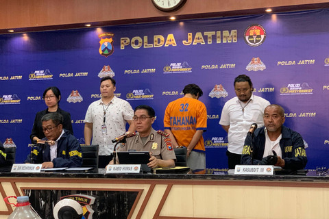 Momen-momen Dwi Bagus saat Rekonstruksi Kasus Mutilasi Terinspirasi Film, Bersimpuh dan Minta Maaf