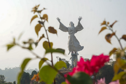 Monumen Yesus Memberkati di Manado Menjadi Daya Tarik Wisata Religi dan Ikon Kota