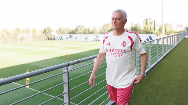 Mourinho Pusing Real Madrid Cuma Punya Satu Bek Tengah yang Siap Main
