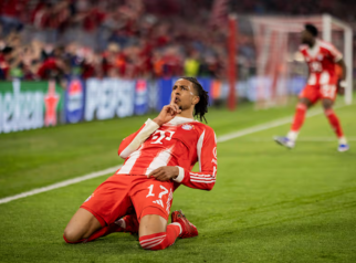 Olise Menggila Saat Bayern Bungkam Freiburg 3-1, Dortmund Serahkan Puncak Klasemen ke Die Roten