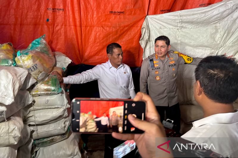 Pasar Induk Beras Cipinang Diduga Lakukan Pengoplosan Ribuan Ton Beras SPHP Jadi Beras Premium