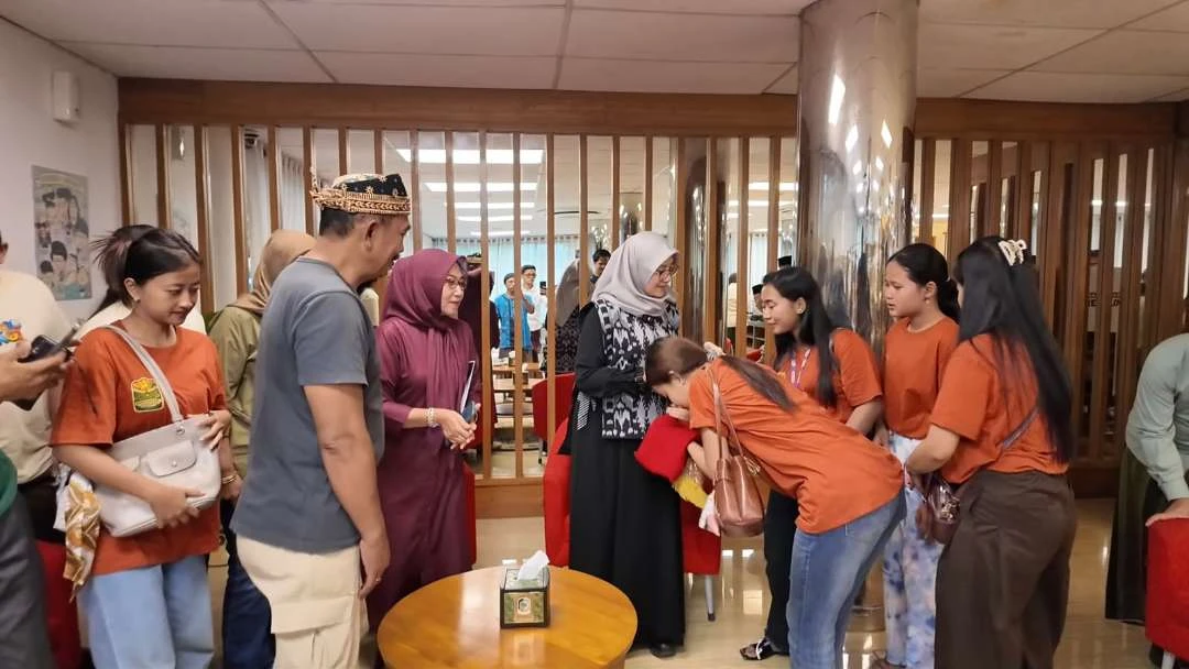Penari Asal Sumatera Penumpang KMP Batumandi Tiba di Banyuwangi, Siap Tampil di Gandrung Sewu di Banyuwangi