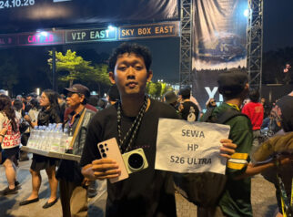 Raup Cuan dari Konser di GBK, dari Sewa HP hingga Jasa Titip Barang