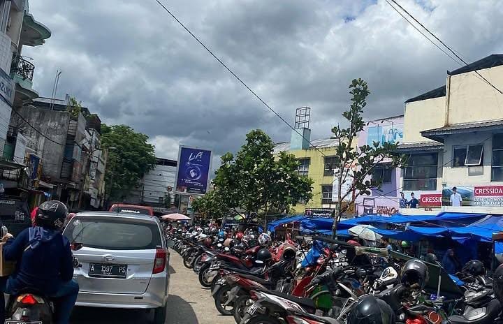 Retribusi Parkir dan Pasar di Lebak Masih Seret