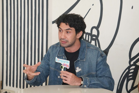 Reza Rahadian Ungkap Luka Terbesar dalam Film Laut Bercerita