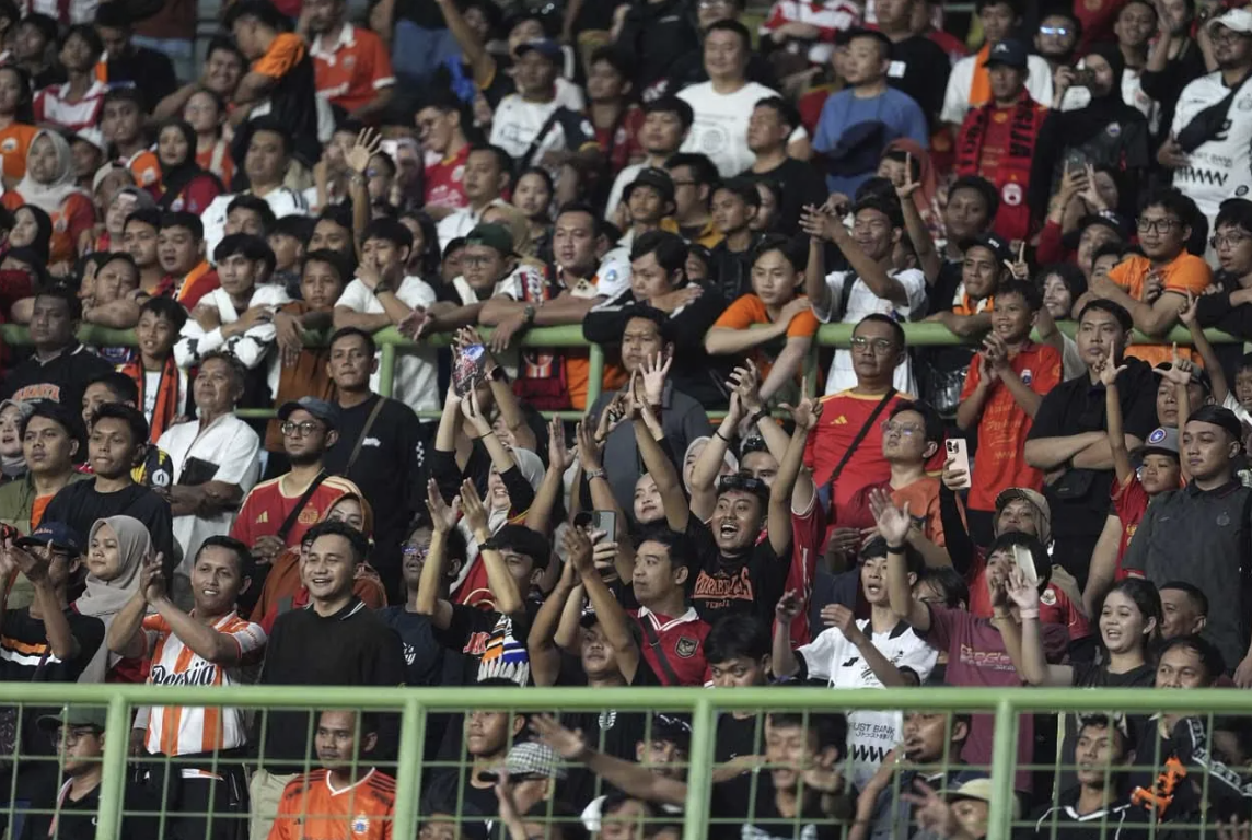 Sikap The Jakmania dan Aremania Bikin Shin Tae-yong Bahagia