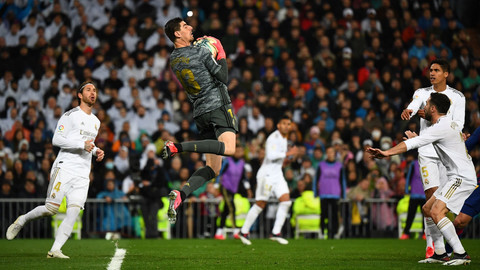 Thibaut Courtois Tuntut Real Madrid Tumbangkan Barcelona di El Clasico