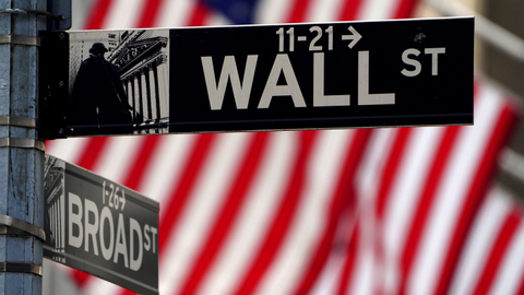 Wall Street Ditutup Beragam, S&P 500 dan Nasdaq Anjlok Imbas Keraguan terhadap AI
