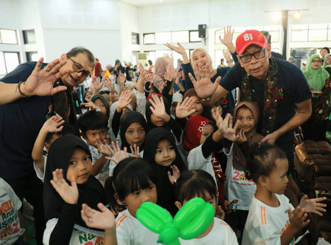 Wamensos Resmikan Taman Anak Sejahtera dan Salurkan Bantuan Atensi di Surakarta